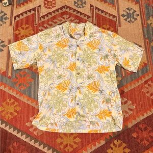 Patagonia Classic Pataloha Shirt floral yellow blue and greens men’s med